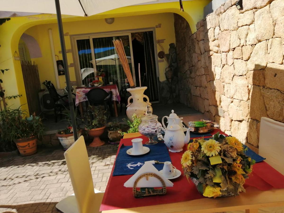 Bed and Breakfast La Finestra Sul Mare à Budoni Extérieur photo
